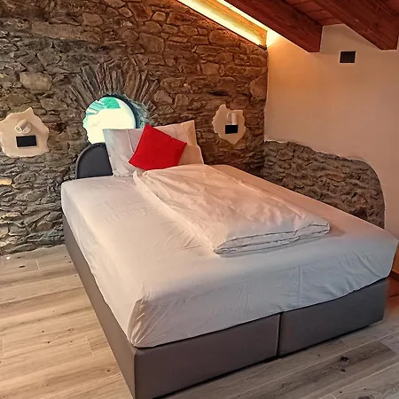 Le Foyer De Grand-mère